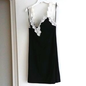 BEAUTIFUL BLACK W/WHITE LACE